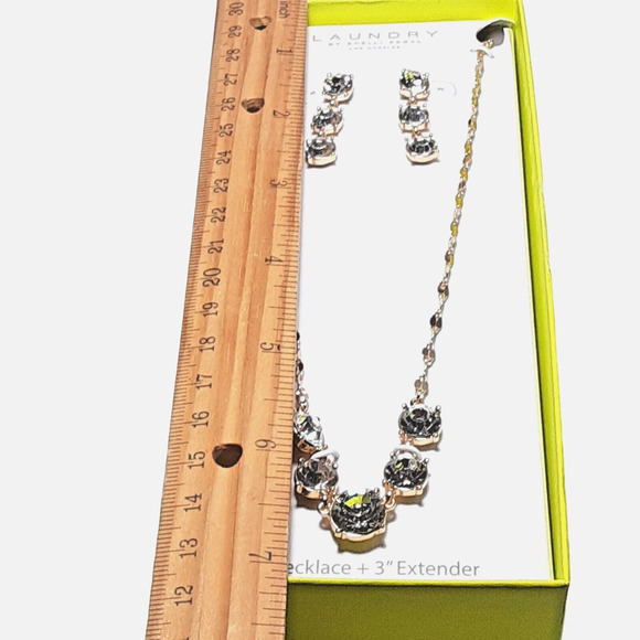 NEW Laundry by Shelli Segal Crystal Earrings & 18" + 3" Ext Necklace Boxed Set - Picture 7 of 7